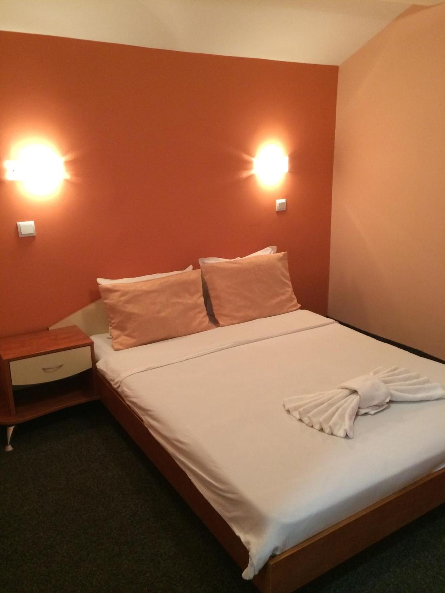 Hotel Edona *